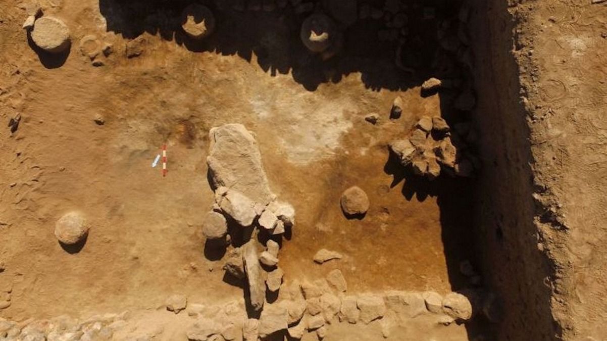 В Армении раскопали старинную пекарню с несколькими мешками муки
