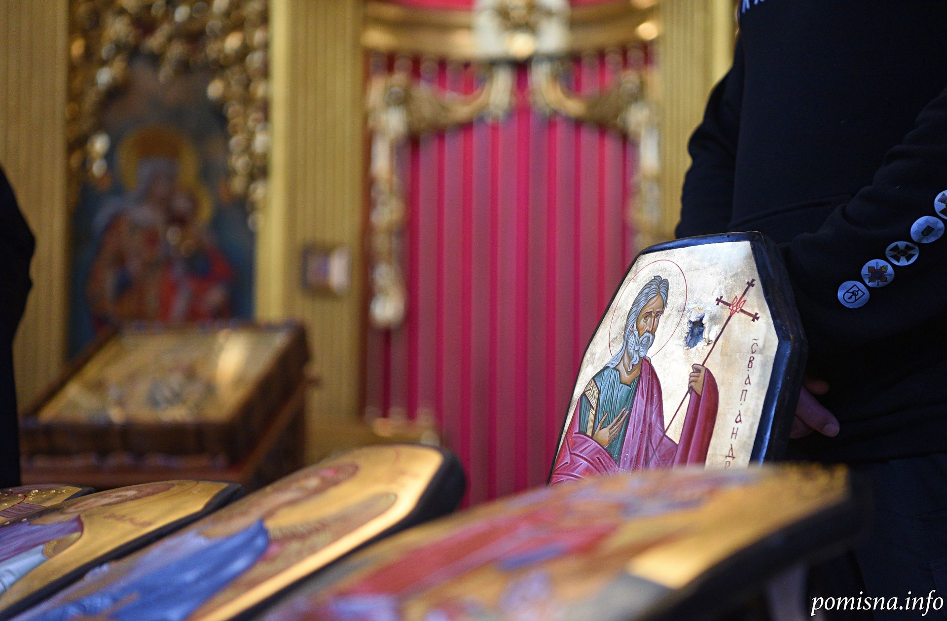 Когда искусство, воины и вера объединились: Эпифаний освятил 12 простреленных бронеплит с иконами - 24 Канал Когда искусство, воины и вера объединились: Эпифаний освятил 12 простреленных бронеплит с иконами - 24 Канал