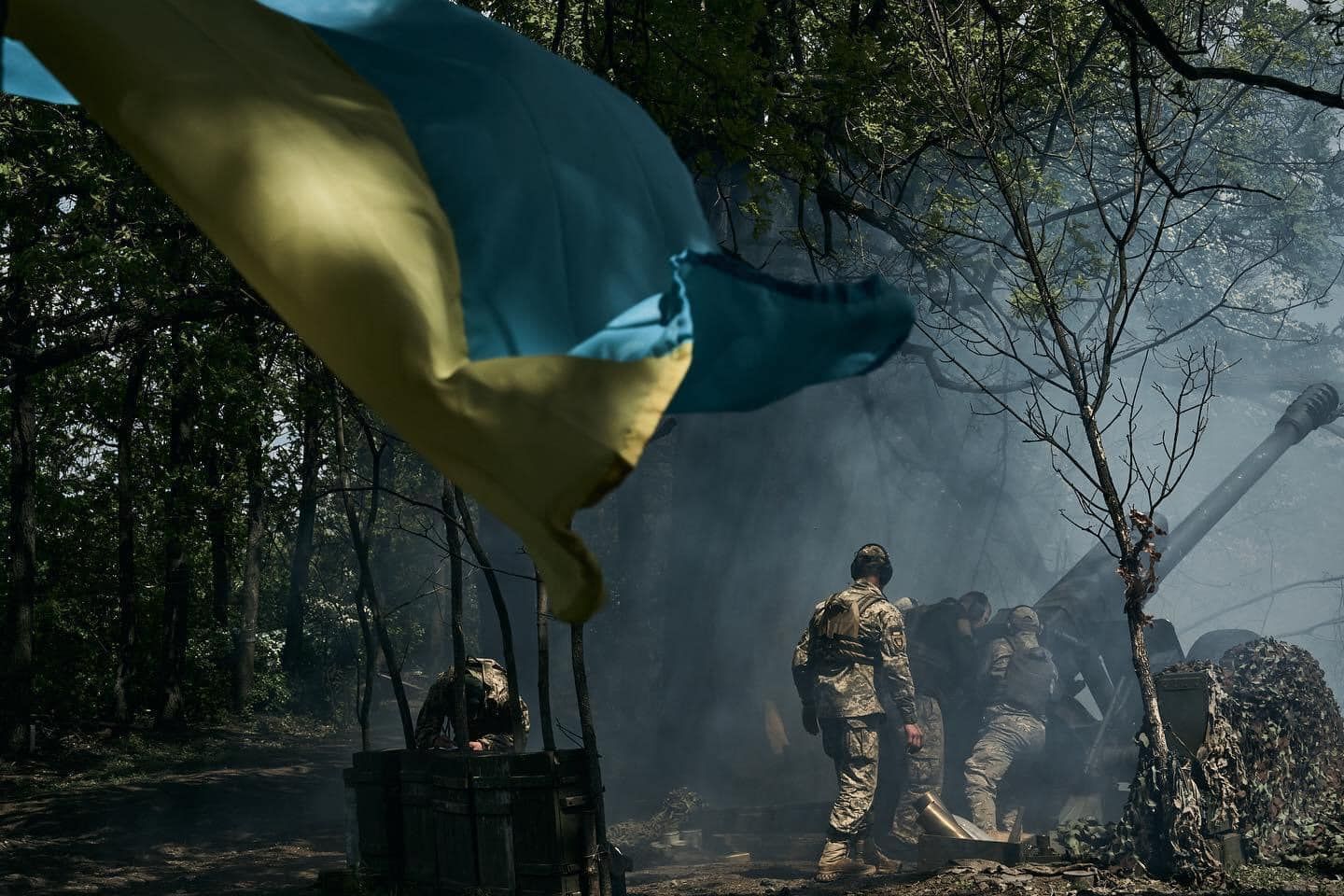 Украинские военные сражаются за Бахмут