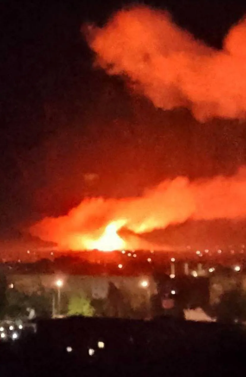 Взрыв в Бердянске вызвал пожар