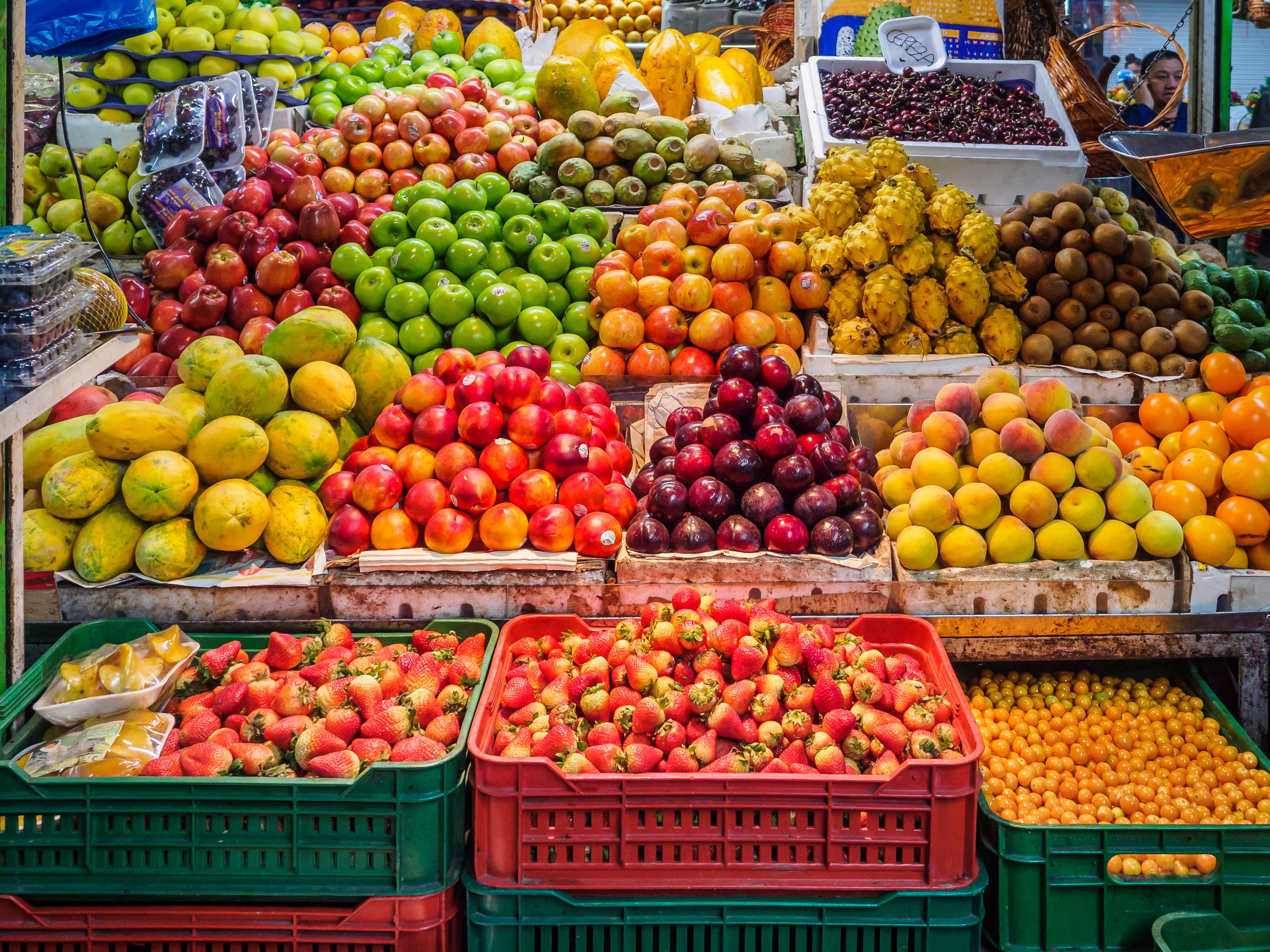 Цены на фрукты летом