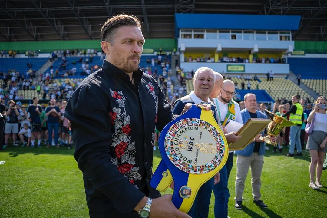 Усик подарил Полесью уникальный пояс Усик подарил Полесью уникальный пояс