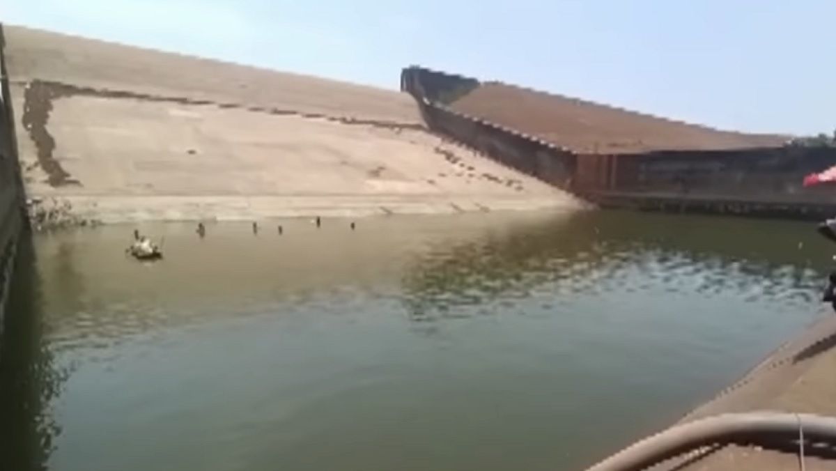 Індійський чиновник осушив водосховище, щоб дістати свій затонулий Samsung Galaxy S23 Ultra - Техно Індійський чиновник осушив водосховище, щоб дістати свій затонулий Samsung Galaxy S23 Ultra - Техно