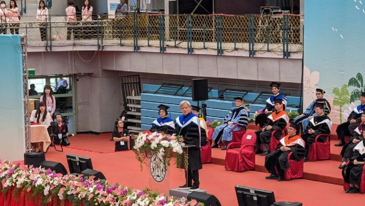 Генеральний директор Nvidia Дженсен Хуанг виголошує вступну промову Генеральний директор Nvidia Дженсен Хуанг виголошує вступну промову