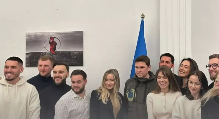 Подоляк с блоггерами Подоляк с блоггерами