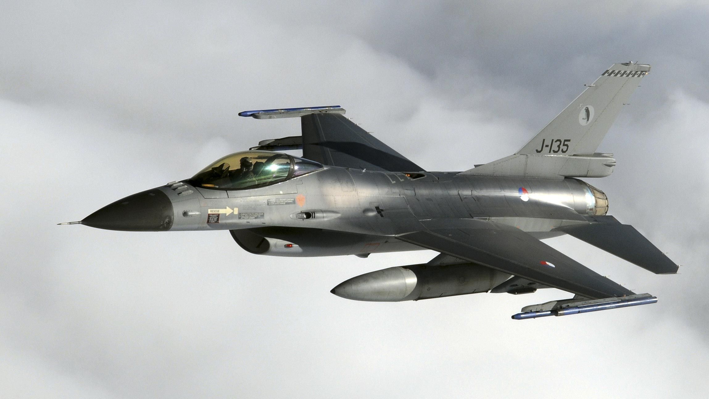 Нідерландський винищувач F-16