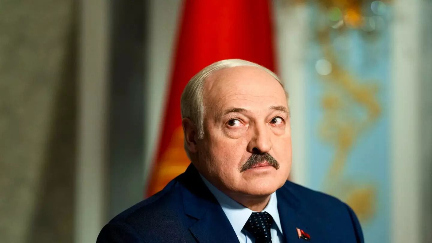 Кувалду ПВК Вагнера подарували Лукашенку - знаряддя страти стало експонатом - 24 Канал
