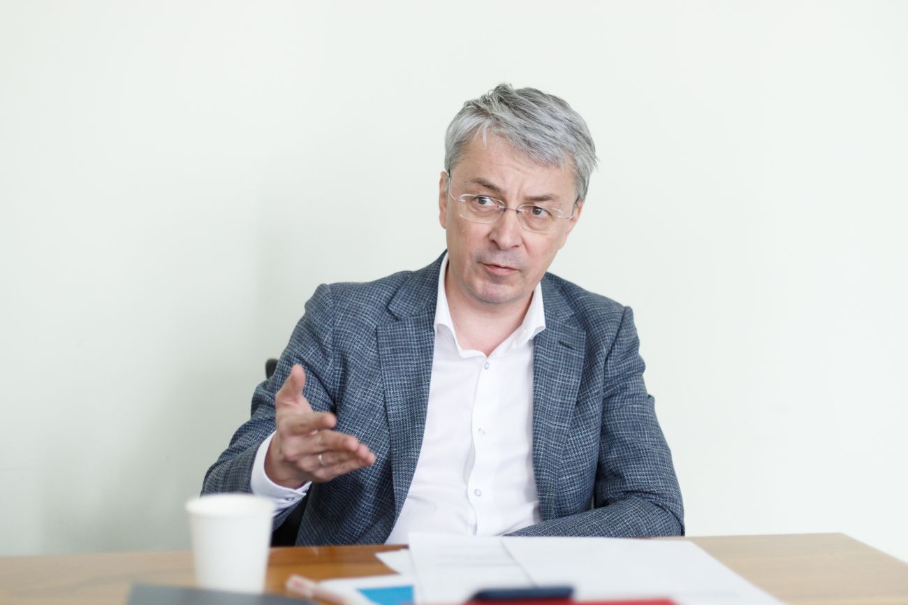 Олександр Ткаченко - петиція про звільнення міністра набрала необхідні голоси - 24 Канал