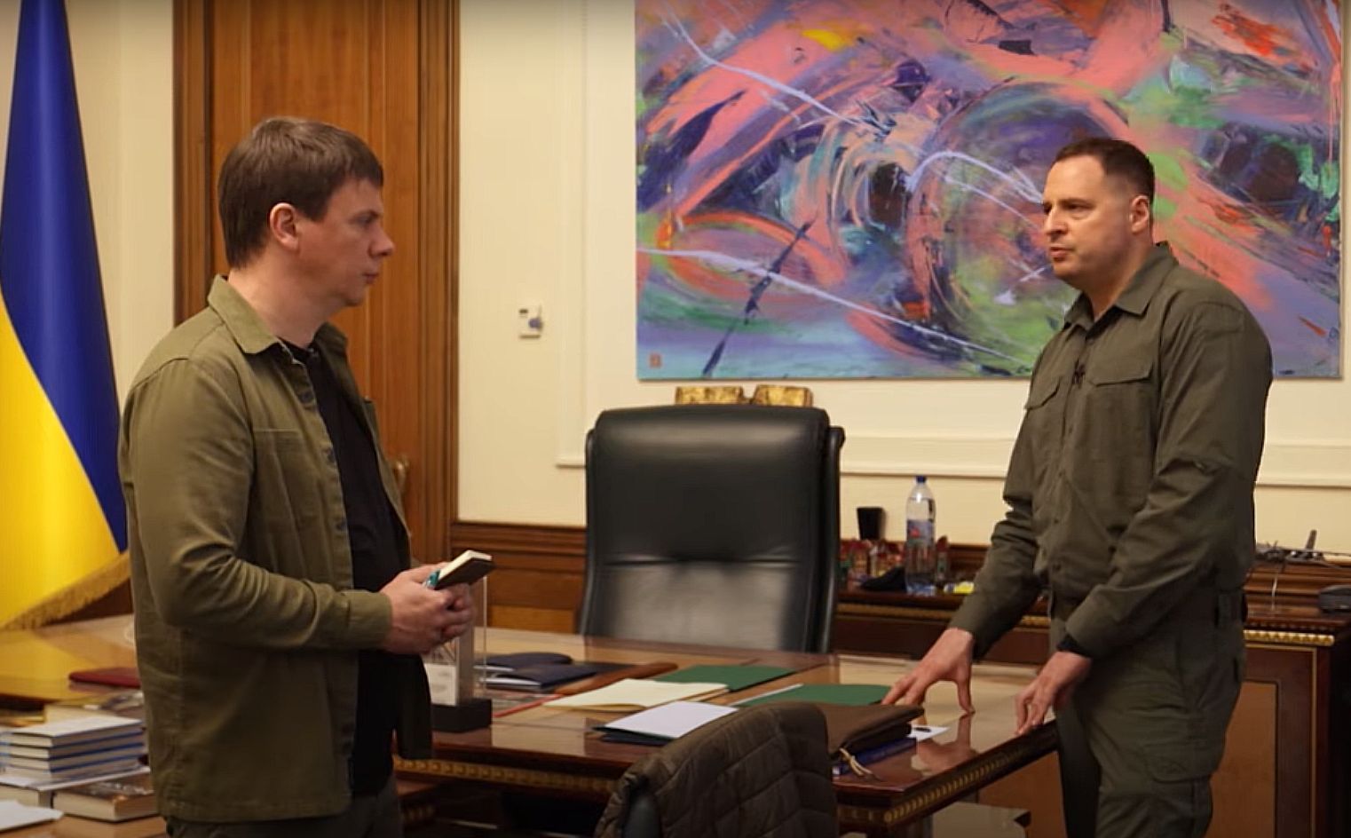 Как выглядит кабинет Андрея Ермака – фото и видео Как выглядит кабинет Андрея Ермака – фото и видео