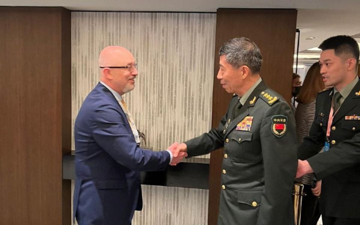 Олексій Резніков зустрівся з міністром оборони Китаю в межах безпекового саміту в Сінгапурі