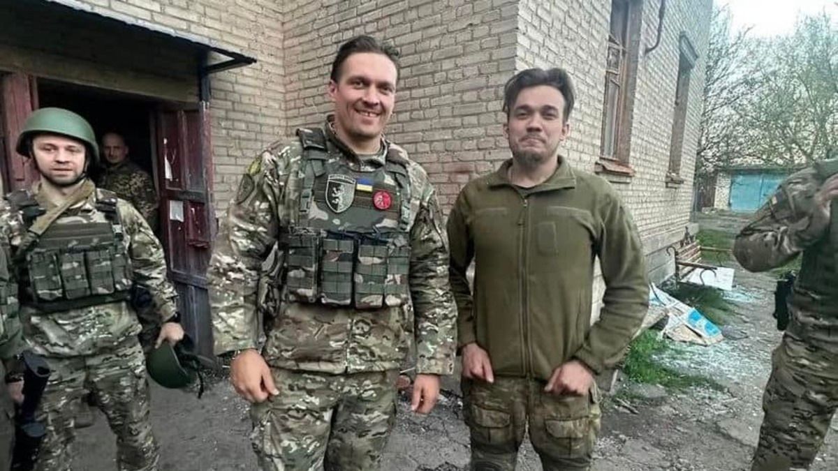 Александр Усик впервые прокомментировал свою поездку на фронт