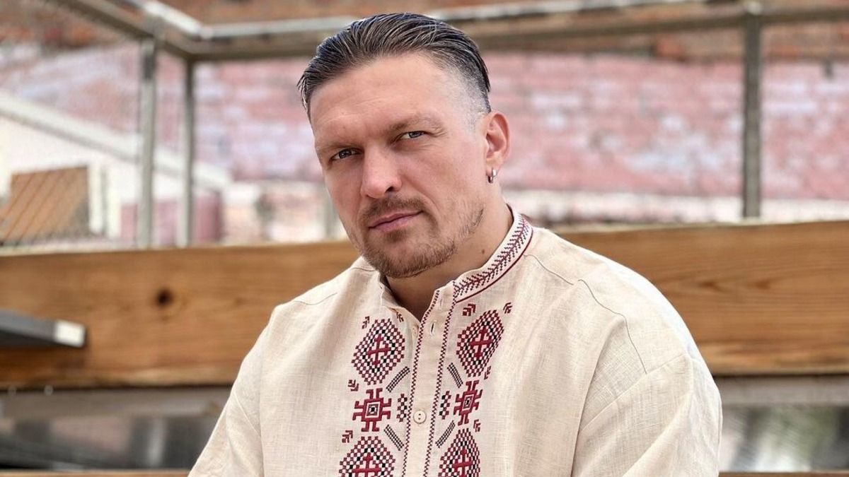 Александр Усик подписал контракт с саудовской промоутерской компанией