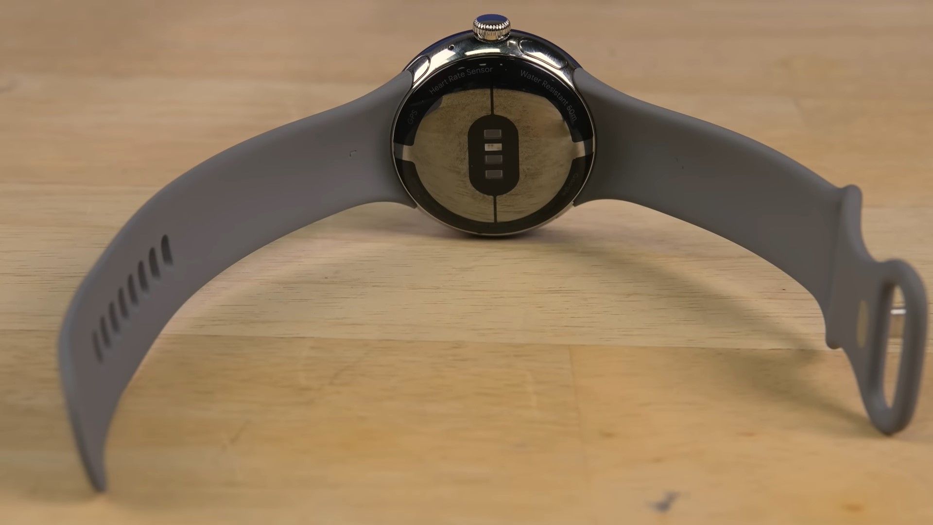 Google Pixel Watch имеет проблемы с задней панелью Google Pixel Watch имеет проблемы с задней панелью