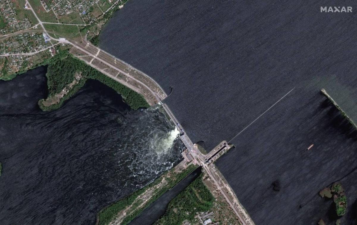 Подрыв Каховской ГЭС угрожает Запорожской АЭС