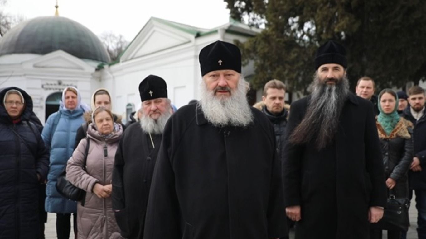 Представники УПЦ МП не хочуть залишати Лавру