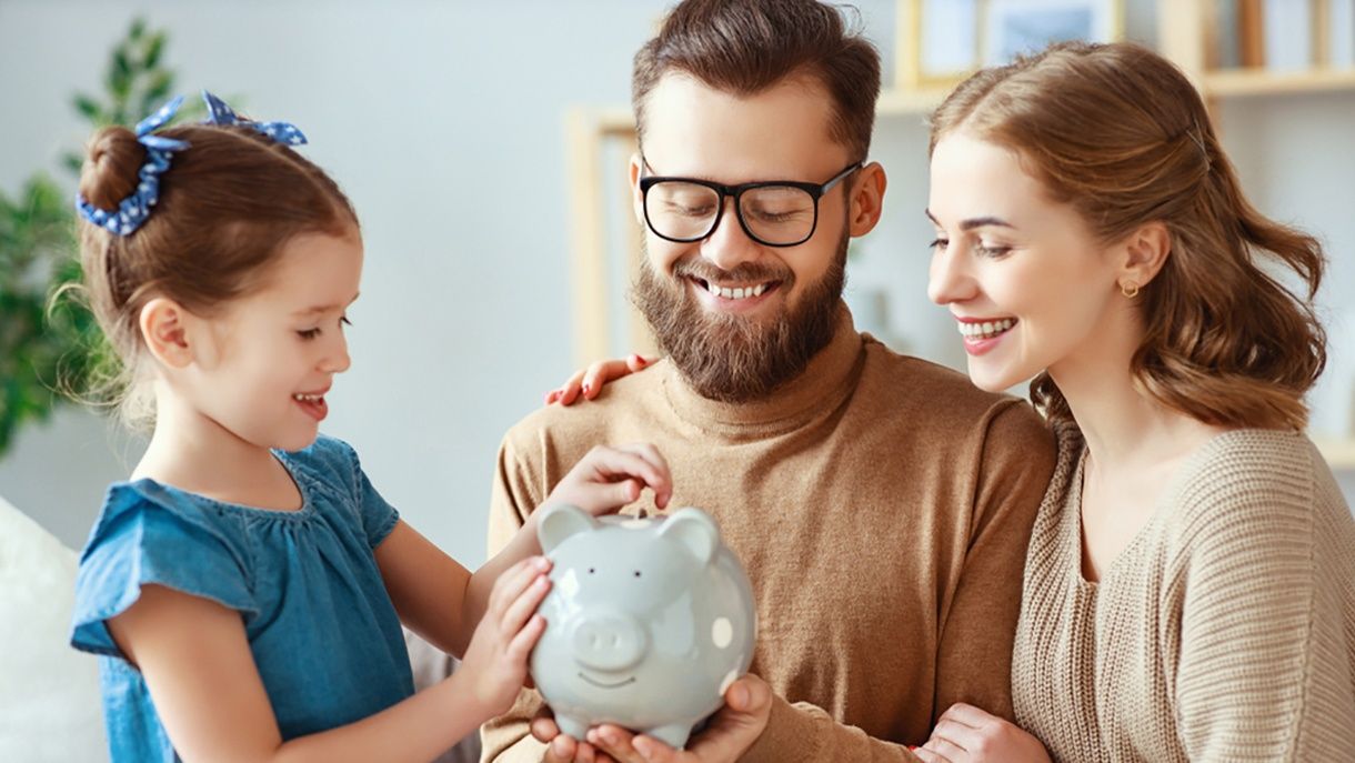 От продуктов к одежде: на каких расходах можно сэкономить и как это сделать
