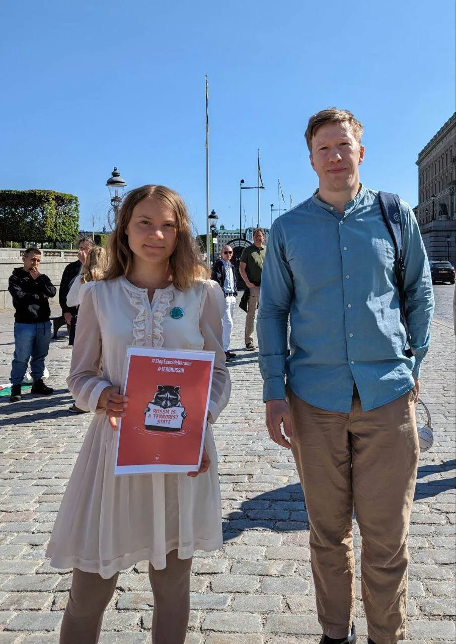Грета вышла с проукраинским плакатом Ермоленко