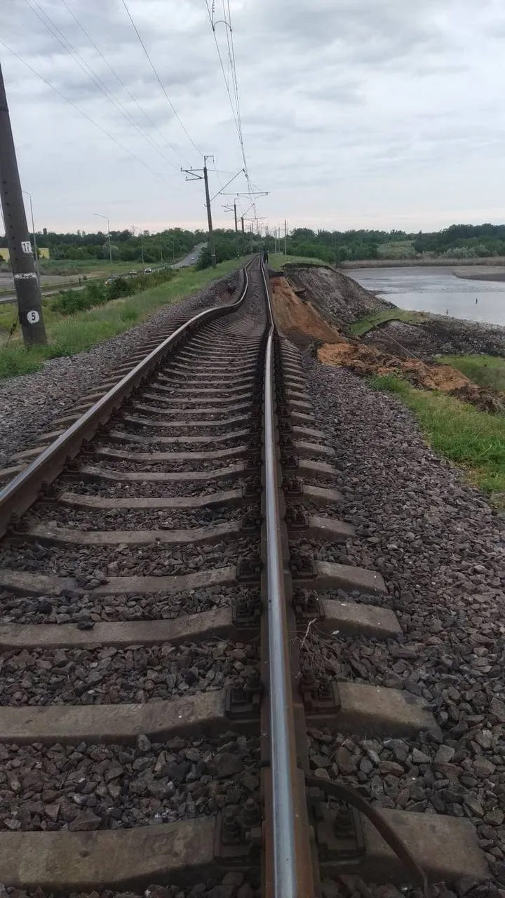 Просадка железнодорожного полотна возле Никополя