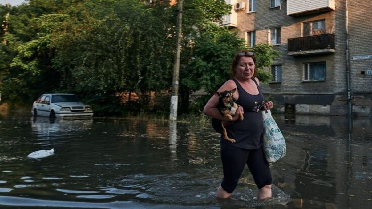 В Херсоне в некоторых районах сходит вода