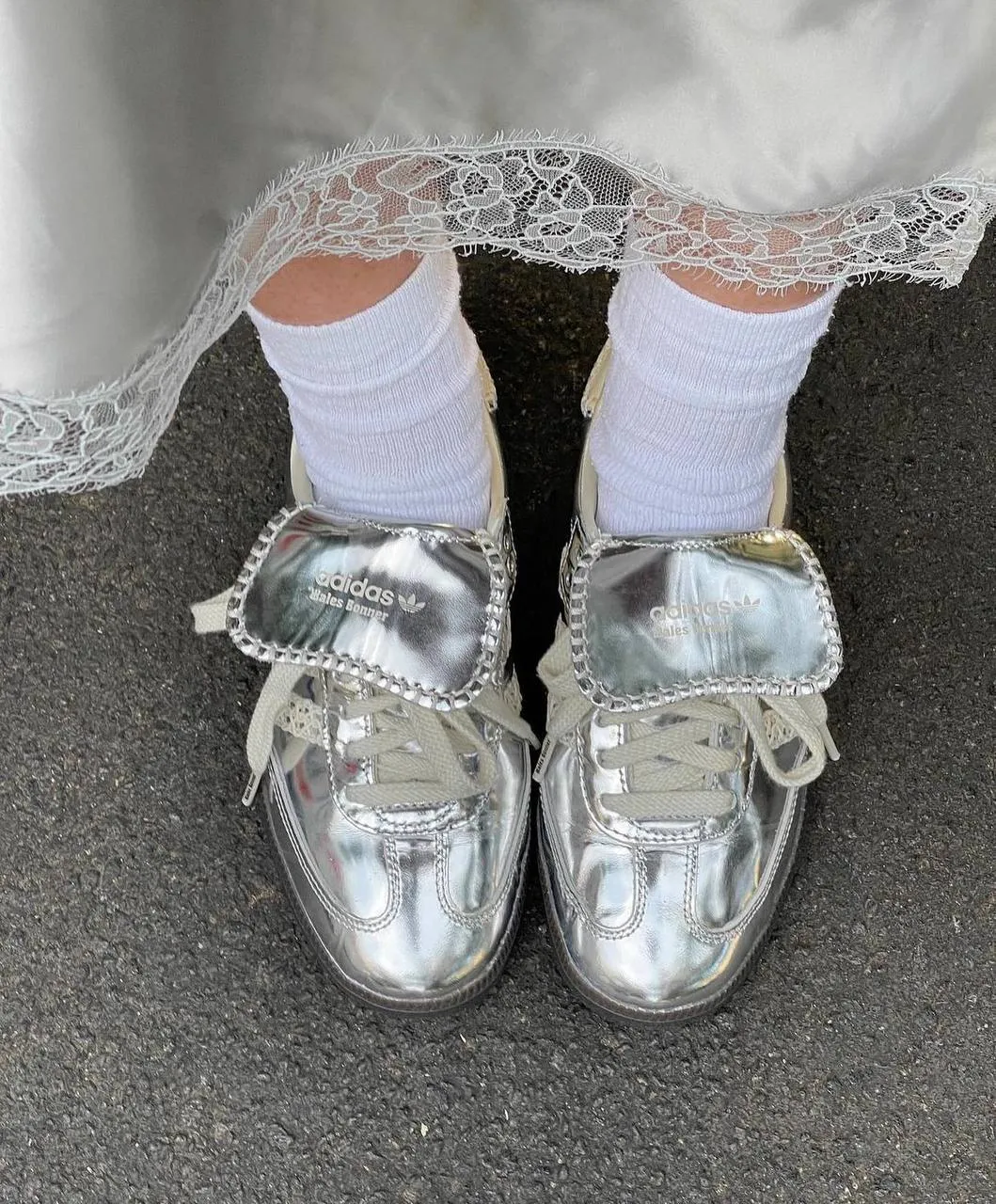 Трендові кросівки на літо у відтінку металік Трендові кросівки на літо у відтінку металік