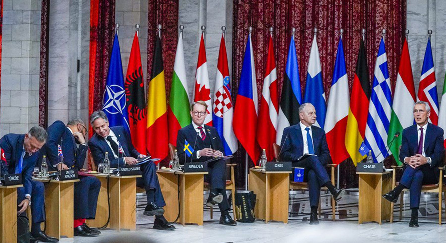 В НАТО ищут формулу положительного ответа для Украины
