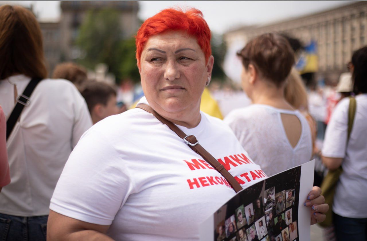 На війні з 2014 року: мати полоненого медика з Маріуполя давно не отримувала звістки від сина - 24 Канал На війні з 2014 року: мати полоненого медика з Маріуполя давно не отримувала звістки від сина - 24 Канал