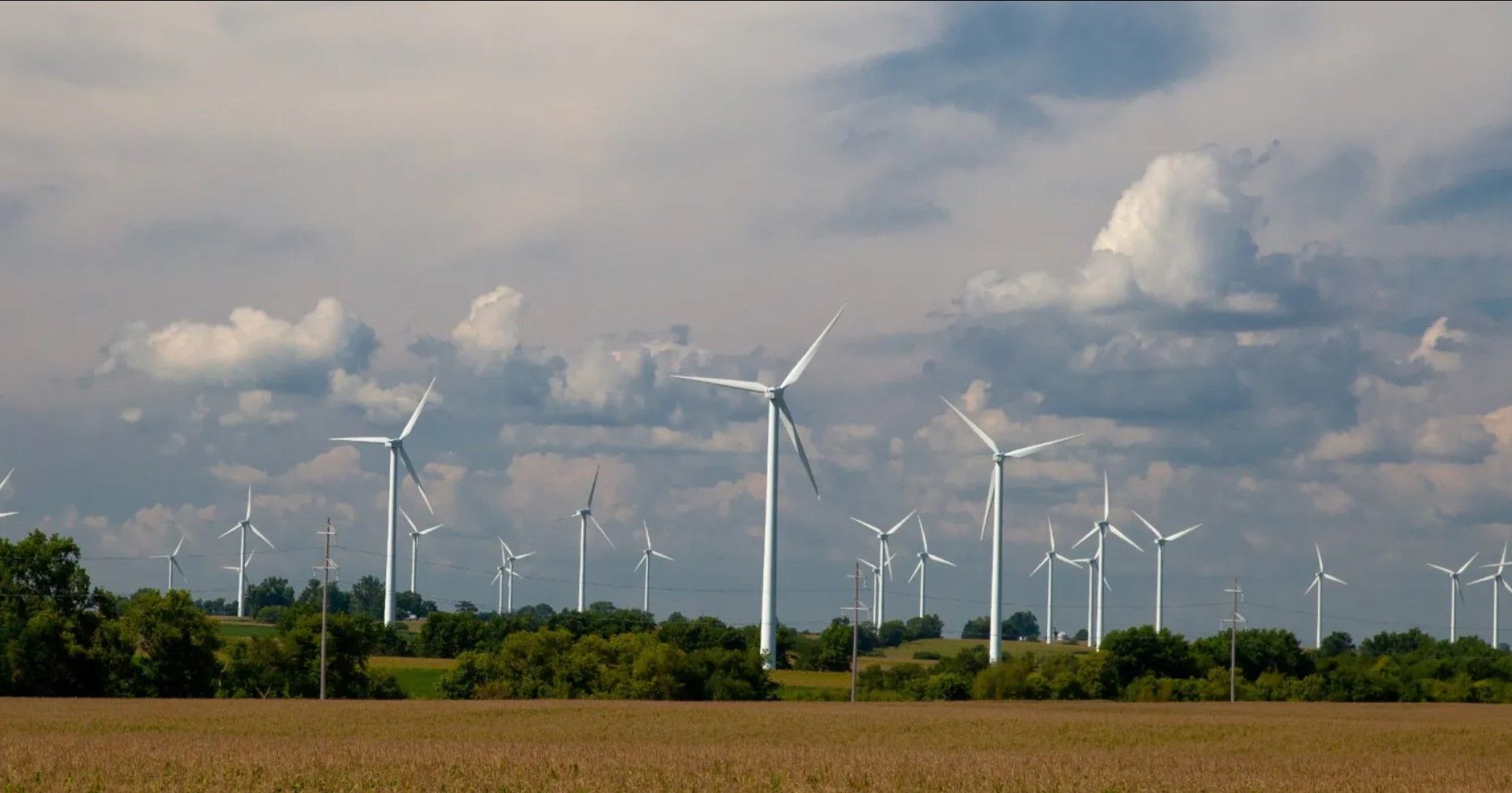 Суммарное количество мощности ветрогенетератов достигло 1 ТВт. Суммарное количество мощности ветрогенетератов достигло 1 ТВт.