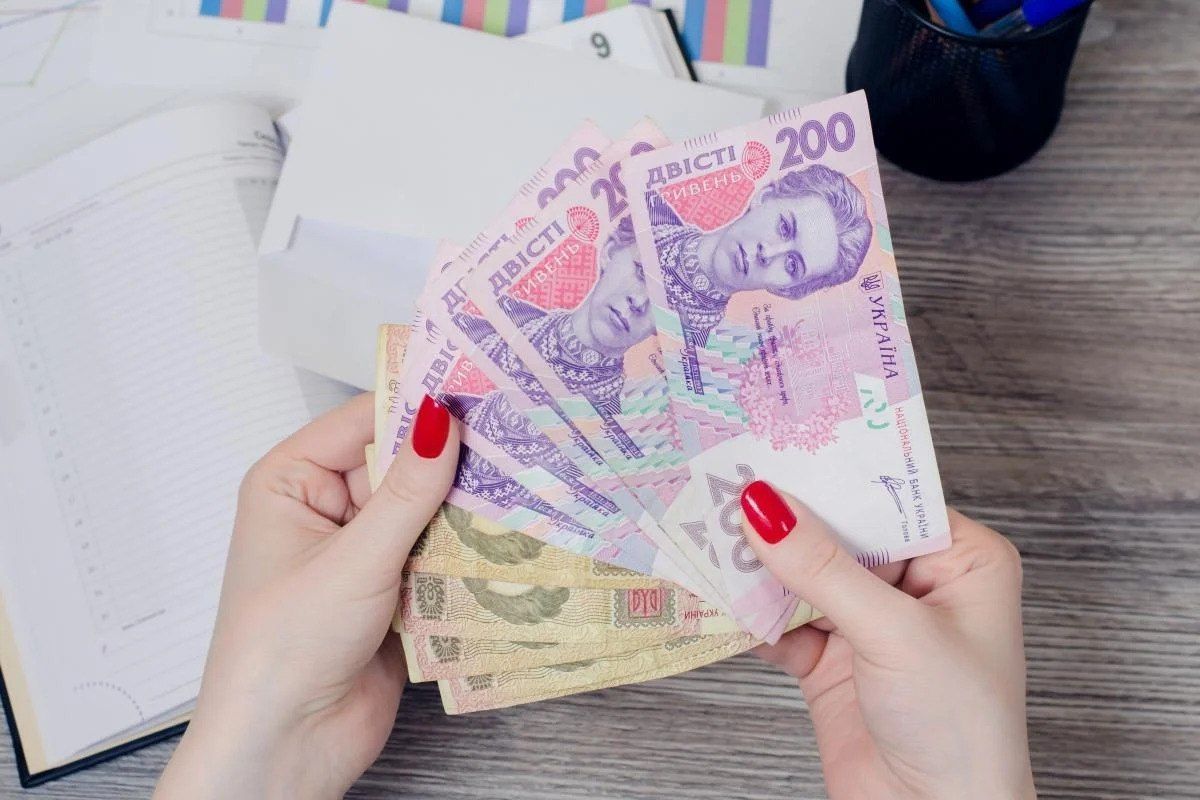 Зарплата учителя – Украина получила 69 миллионов евро на зарплаты педагогов