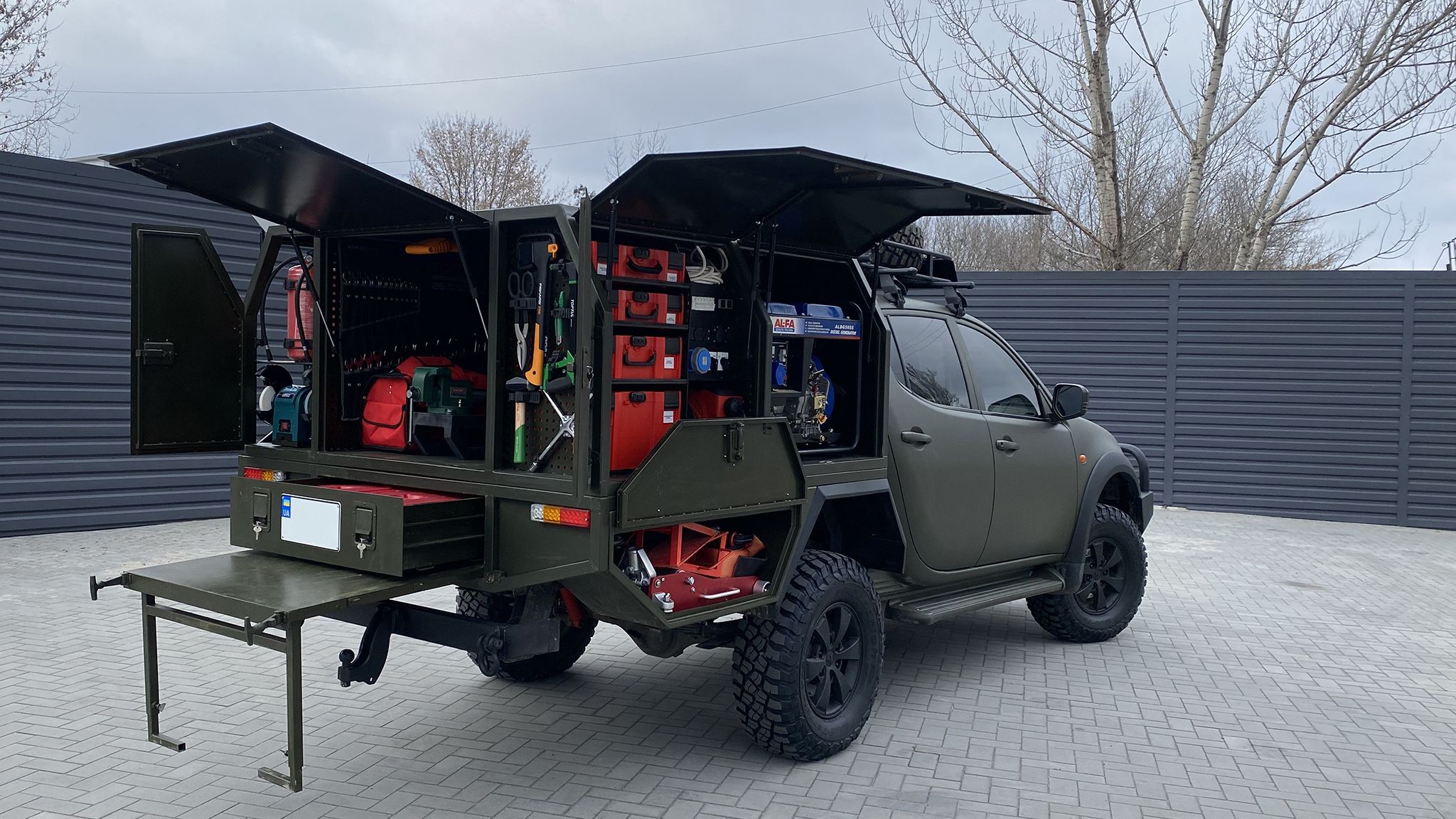 В Харькове разработали ремонтные пикапы В Харькове разработали ремонтные пикапы