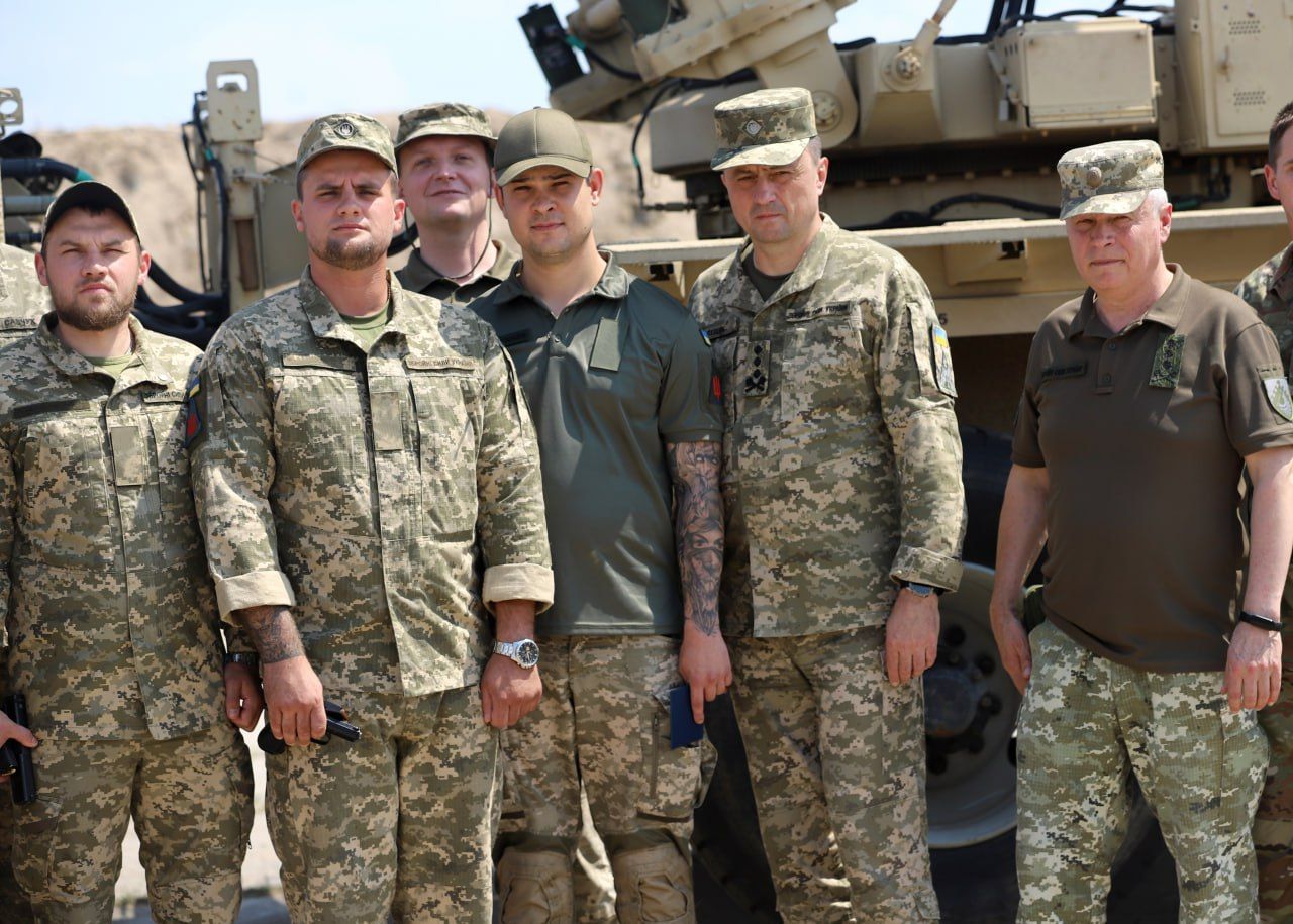 Захисники українського неба отримали нагороди Захисники українського неба отримали нагороди