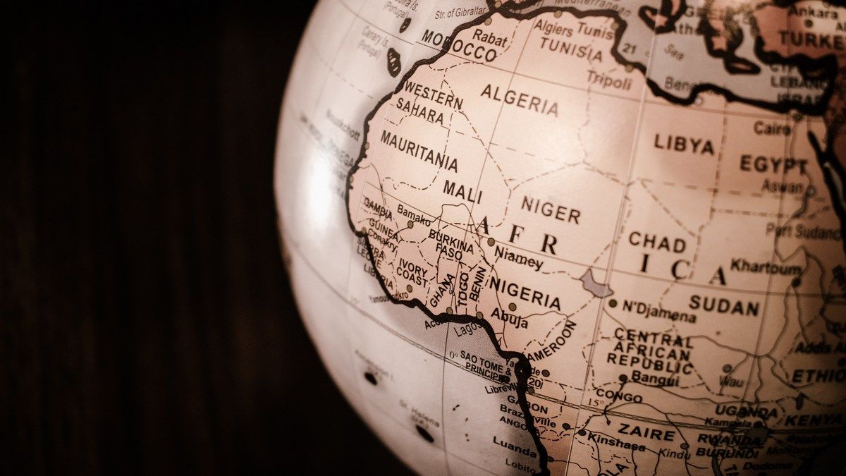 Африканський континент ділиться на дві частини завдяки розломам