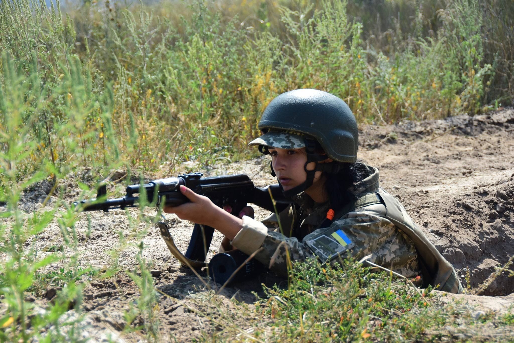 Скільки жінок воює зараз в Україні