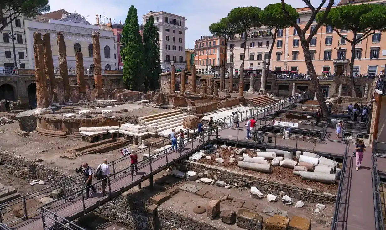 В Риме открылся новый памятник для туристов