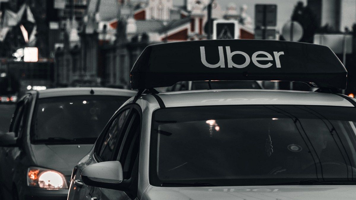 Водитель Uber застрелен его пассажиркой, которая не знала дорогу и думала, что ее похитили Водитель Uber застрелен его пассажиркой, которая не знала дорогу и думала, что ее похитили