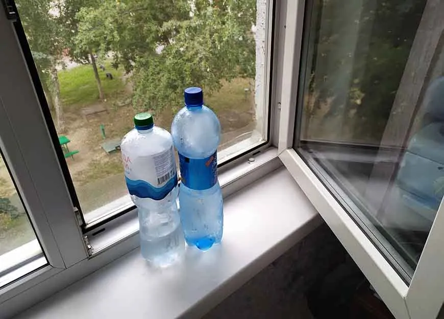 Пляшки з водою Пляшки з водою