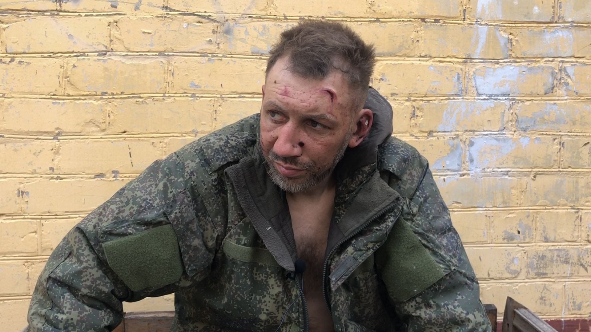 Російський полонений розповів, як його командири-зеки продавали гуманітарку Російський полонений розповів, як його командири-зеки продавали гуманітарку