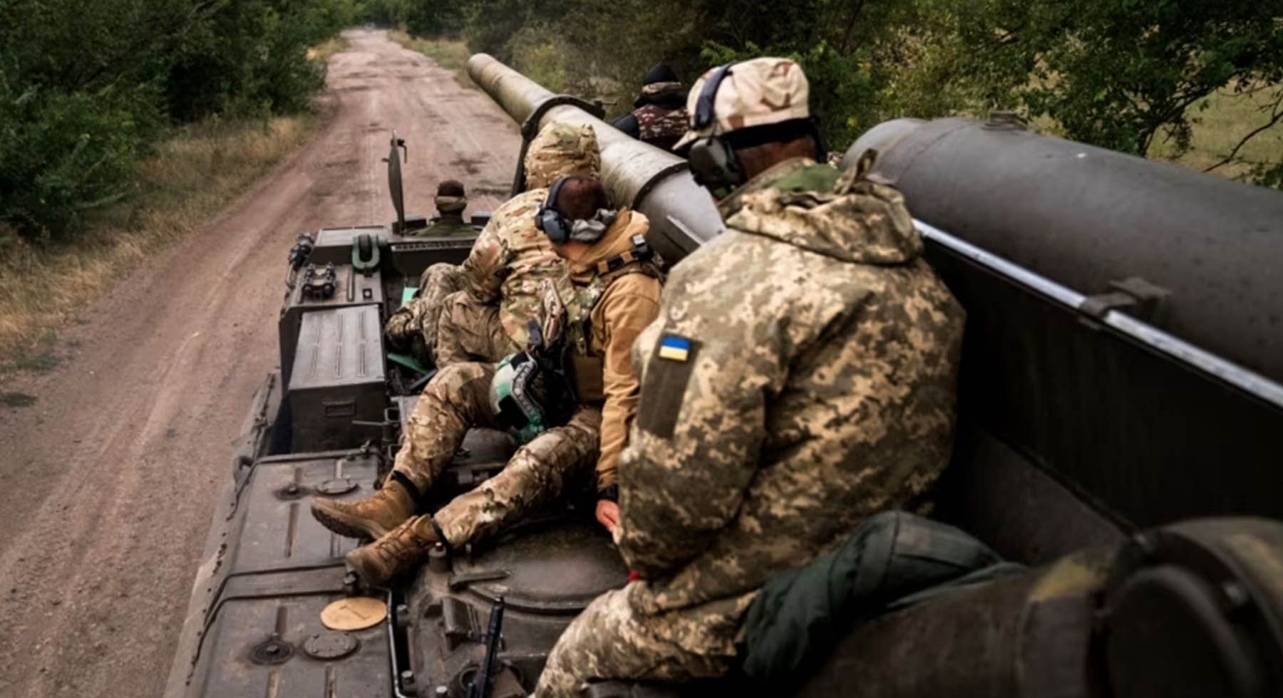 Українська артилерія щодня вражає окупантів на Херсонщині Українська артилерія щодня вражає окупантів на Херсонщині