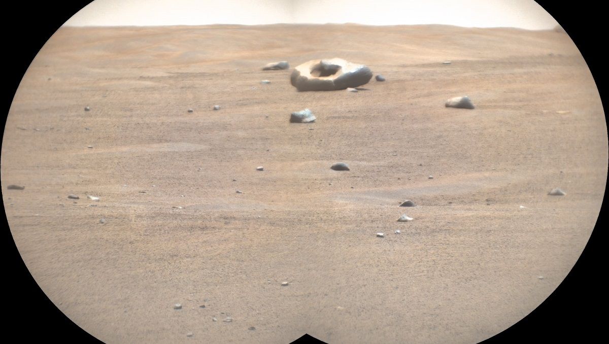 Загадочный камень на Марсе Загадочный камень на Марсе