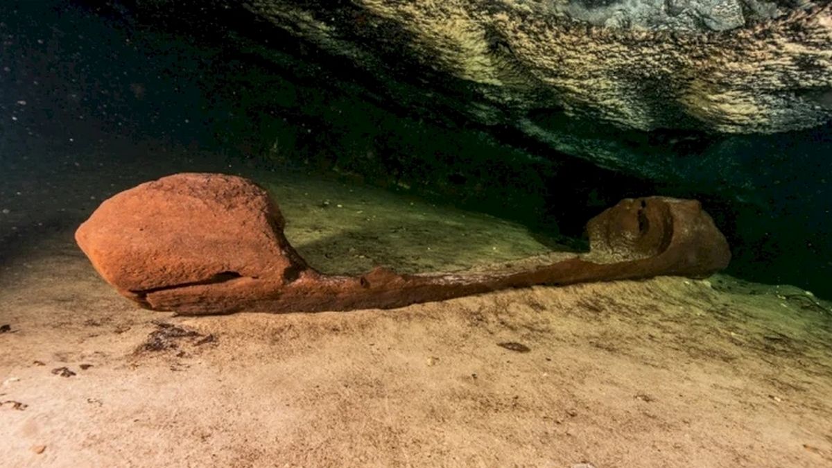 У глибокій підводній печері знайшли ритуальне каное мая