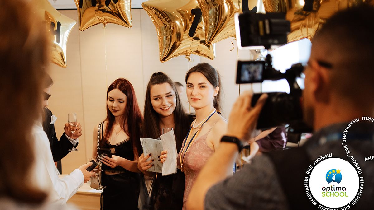 "Оптіма" провела найбільший випускний України у Маріїнському парку - Освіта "Оптіма" провела найбільший випускний України у Маріїнському парку - Освіта