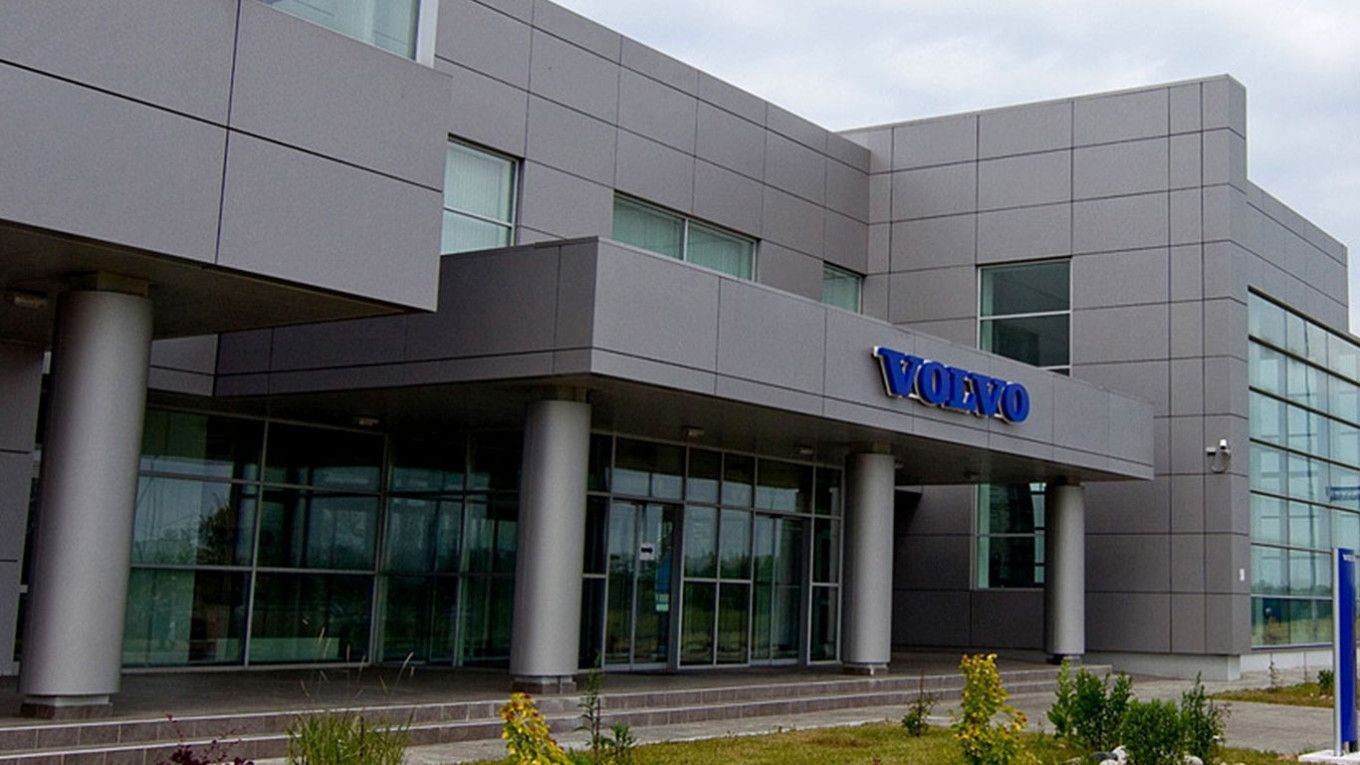 Лукашенку подарують покинутий завод Volvo
