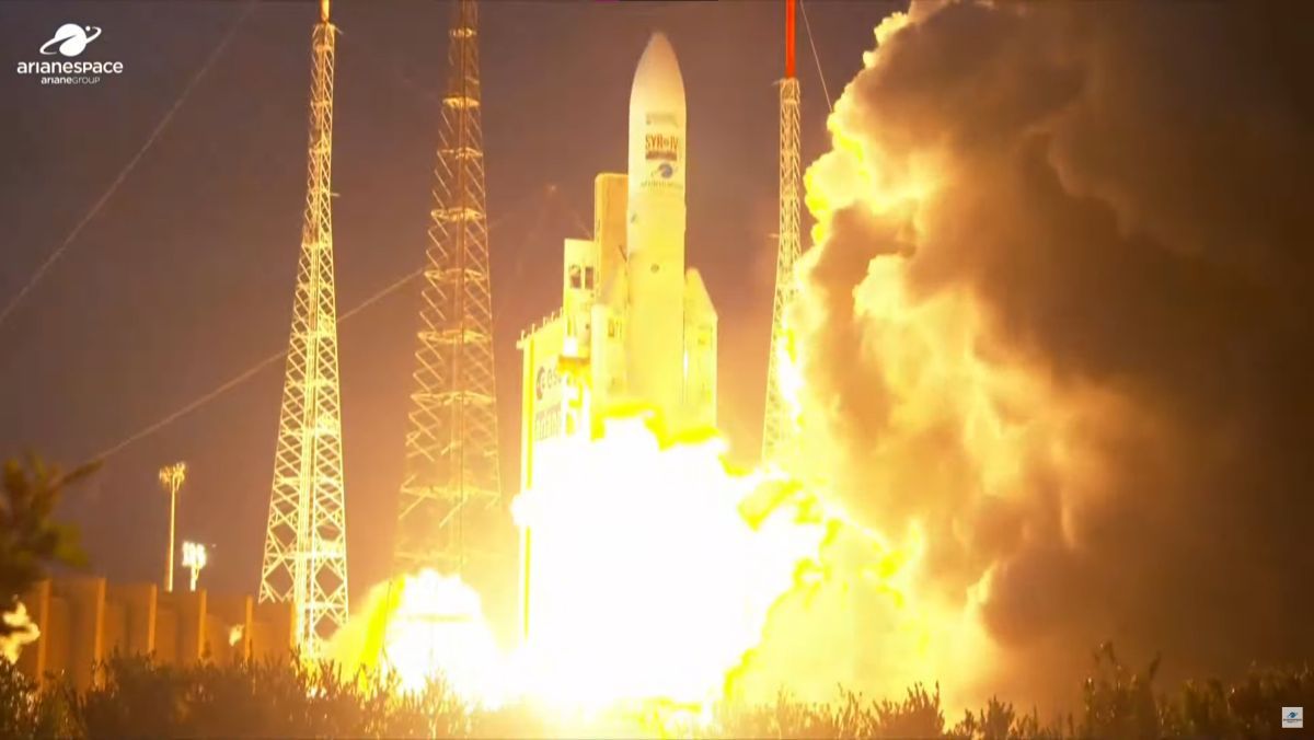 Старт ракеты Ariane 5