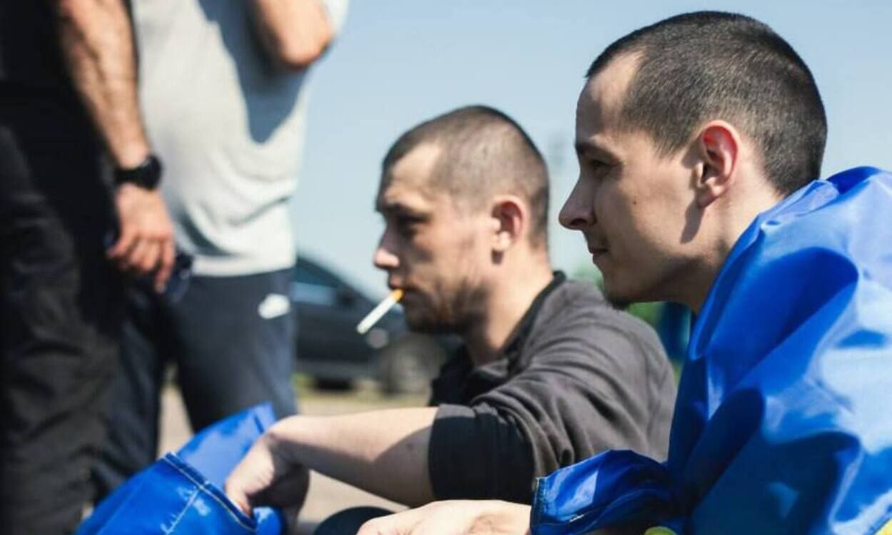 Звільнення військових з полону 06.07.2023 - перші кадри повернення захисників з неволі - 24 Канал Звільнення військових з полону 06.07.2023 - перші кадри повернення захисників з неволі - 24 Канал