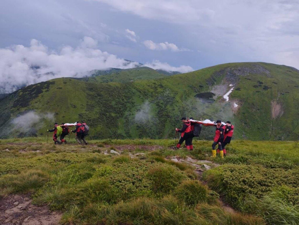 На Говерле погибли девочка и мужчина 06.07.2023 - женщину спасли - все, что известно - 24 Канал На Говерле погибли девочка и мужчина 06.07.2023 - женщину спасли - все, что известно - 24 Канал