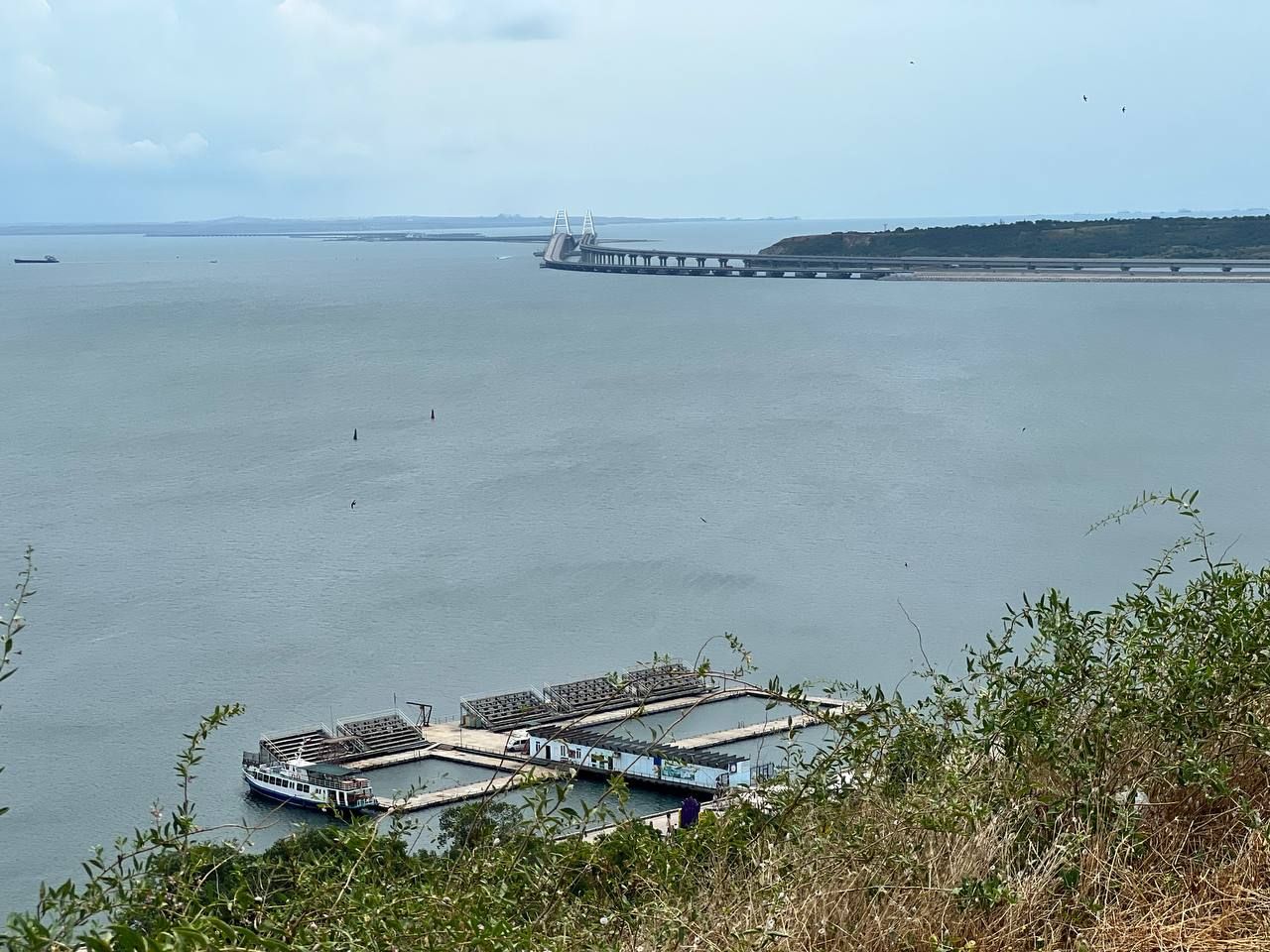 Россияне заявили об атаке крылатой ракетой на Крым Россияне заявили об атаке крылатой ракетой на Крым