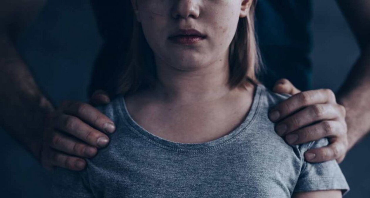 На Закарпатье мужчина развращал 8-летнюю девочку - заставил ребенка полностью раздеться - 24 Канал На Закарпатье мужчина развращал 8-летнюю девочку - заставил ребенка полностью раздеться - 24 Канал