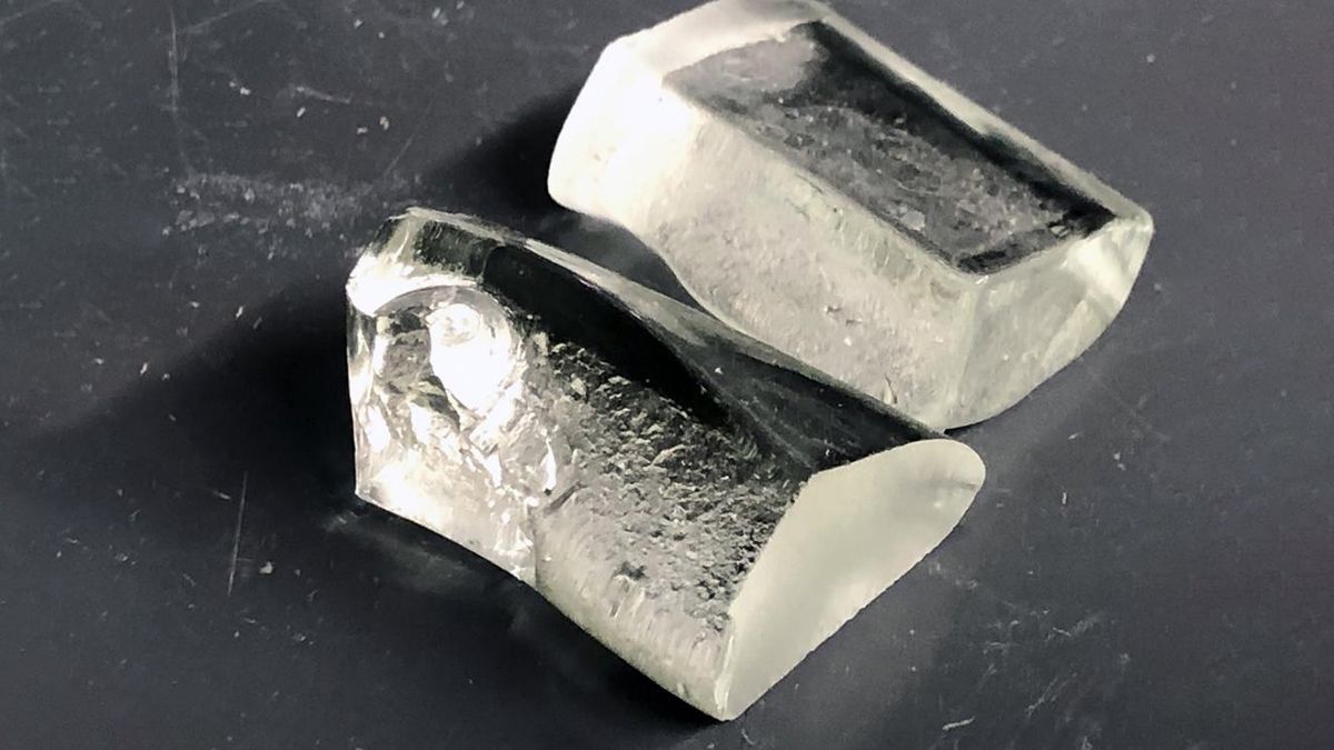 Новий склад скла робить його мінімум удесятеро міцнішим Новий склад скла робить його мінімум удесятеро міцнішим