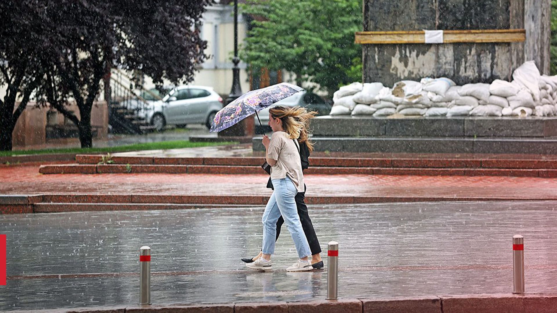 Киев снова накрыл дождь с градом: фото и видео - 24 Канал