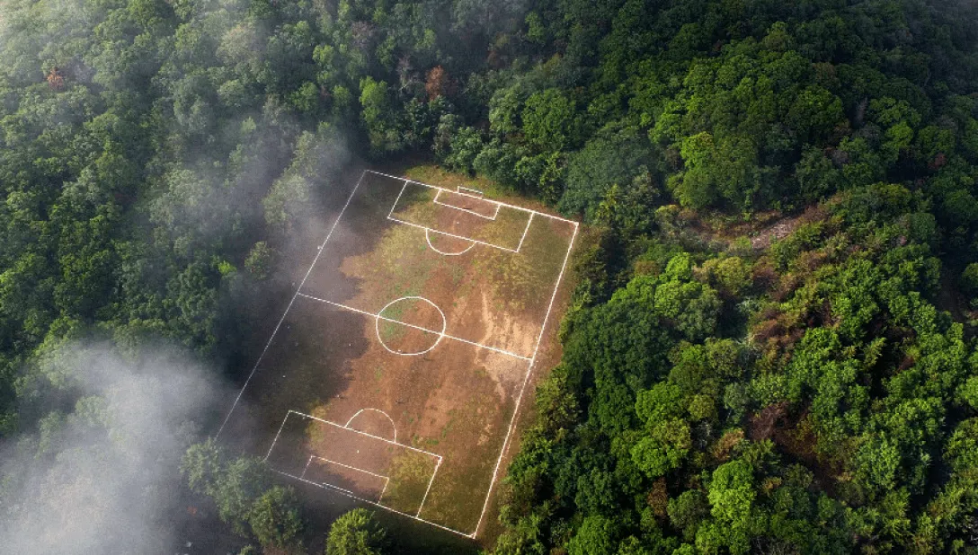 Футбольное поле в кратере вулкана Теока