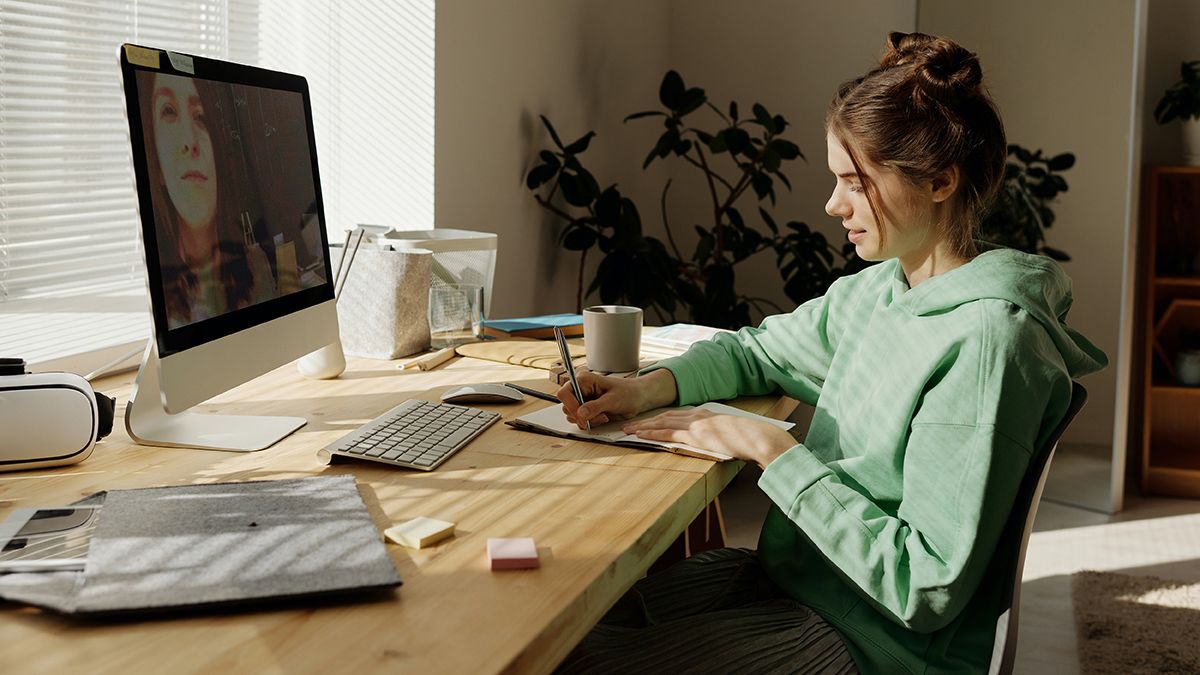 Дистанційна школа Оптіма - де в Україні школярі можуть здобути білінгвальну освіту Дистанційна школа Оптіма - де в Україні школярі можуть здобути білінгвальну освіту